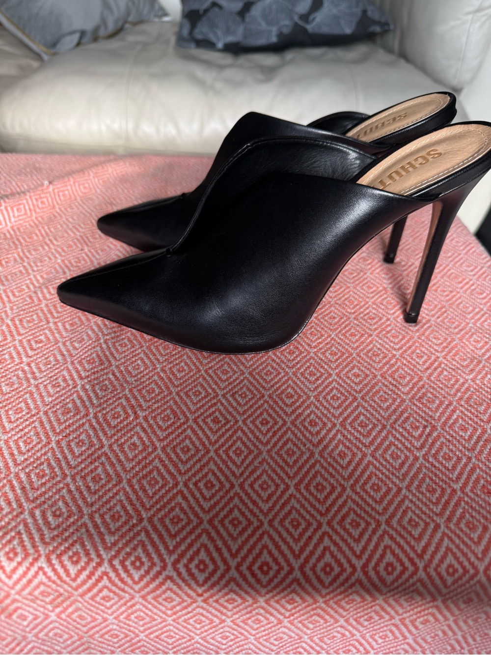 Schutz Black Pointed on Leather Mules with Front Slit - Picture 2 of 4